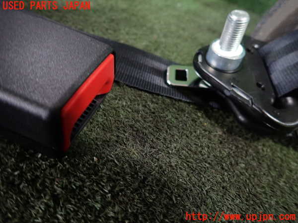 5UPJ-29587155]フィアット・500C(31212)右2列目シートベルト 中古_m0002.jpg