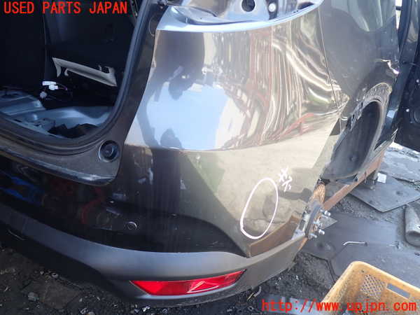 1UPJ-29591610]CX-8(KG2P)リアバンパー 中古_m0002.jpg