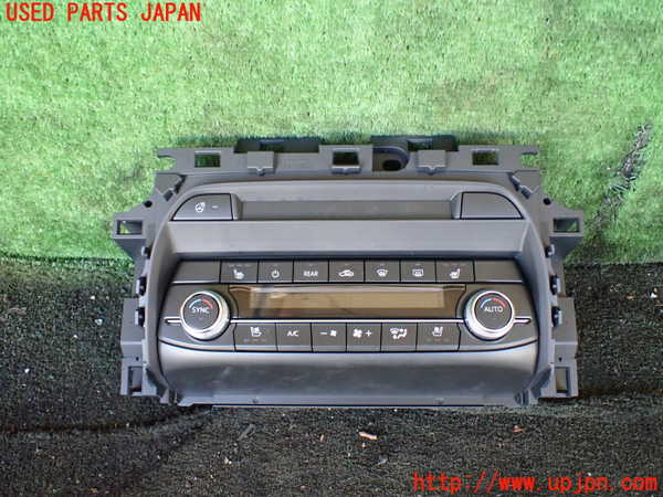 1UPJ-29596066]CX-8(KG2P)エアコンスイッチ1 中古_m0001.jpg