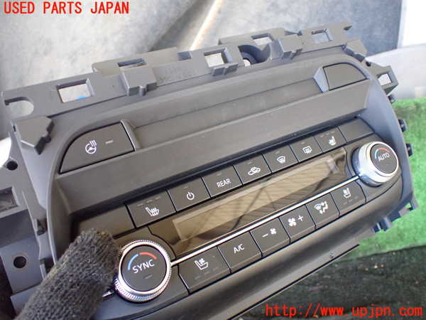 1UPJ-29596066]CX-8(KG2P)エアコンスイッチ1 中古_m0002.jpg