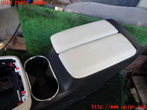 1UPJ-29597540]CX-8(KG2P)センターコンソール 中古_m0002.jpg
