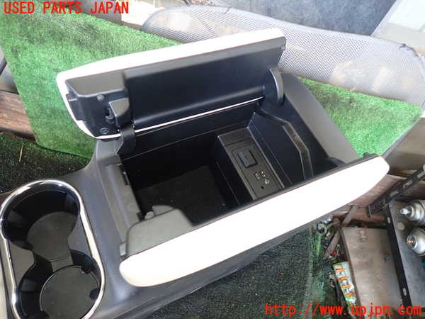 1UPJ-29597540]CX-8(KG2P)センターコンソール 中古_m0003.jpg