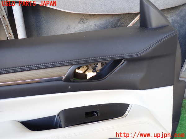 1UPJ-29591264]CX-8(KG2P)左前ドア内張り 中古_m0002.jpg