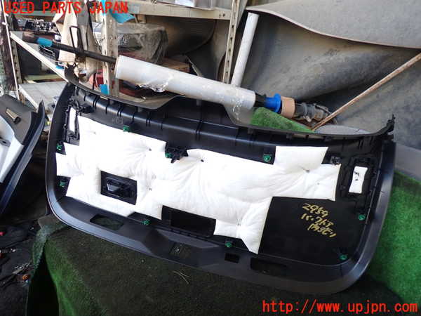 1UPJ-29591578]CX-8(KG2P)バックドア内張り 中古_m0002.jpg