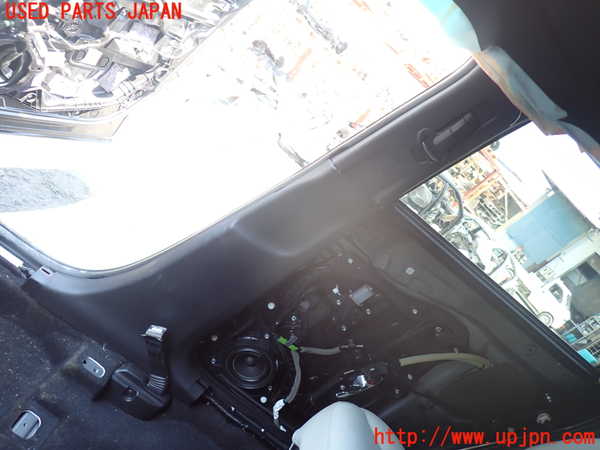 1UPJ-29597665]CX-8(KG2P)右センターピラートリム 中古_m0001.jpg