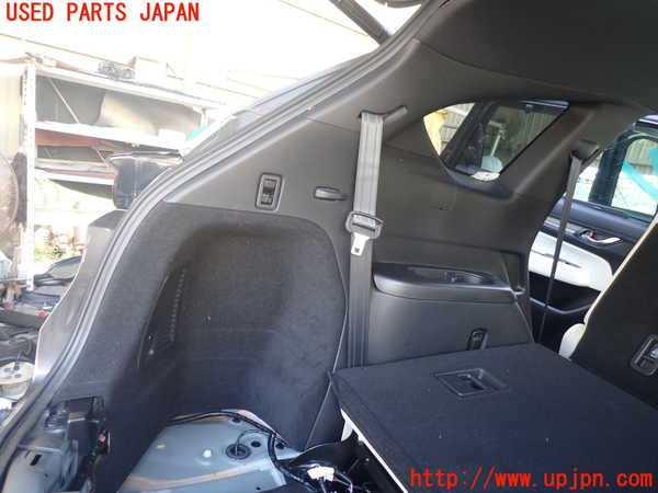 5UPJ-29597680]CX-8(KG2P)左リアピラートリム 中古_m0001.jpg