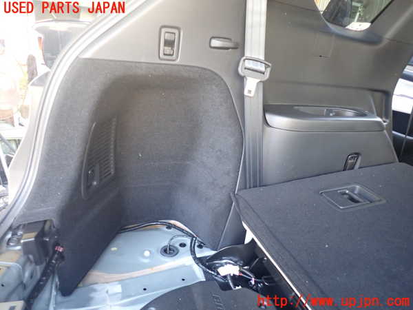 5UPJ-29597680]CX-8(KG2P)左リアピラートリム 中古_m0003.jpg