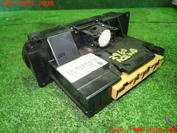 1UPJ-29606066]アウディ・TT クーペ(8NBHEF)エアコンスイッチ1 中古_m0002.jpg