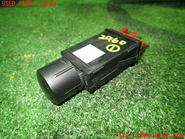 5UPJ-29606306]アウディ・TT クーペ(8NBHEF)スイッチ1 (ESP) 中古_m0002.jpg