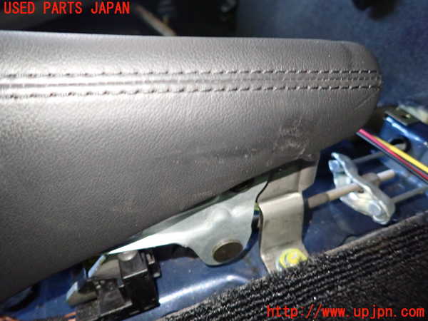 1UPJ-29607550]アウディ・TT クーペ(8NBHEF)サイドブレーキレバー 中古_m0003.jpg