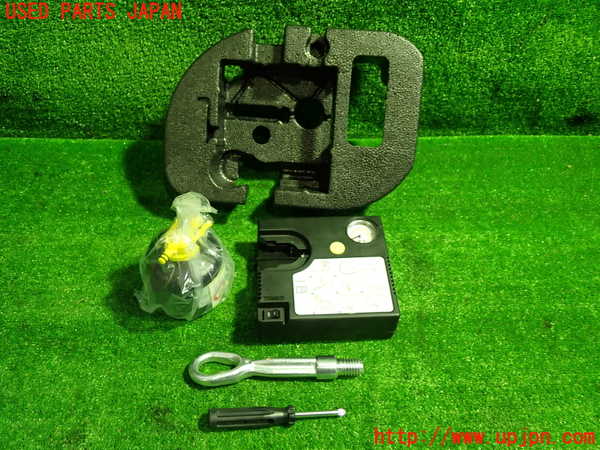 1UPJ-29617805]BMW ミニ(MINI)クーパー F56(XM15)車載工具 中古_m0001.jpg