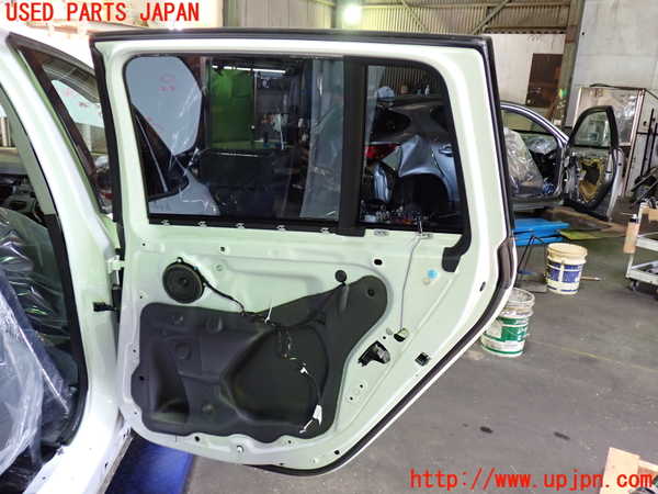 1UPJ-29621290]BMW 218d グランツアラー(2E20 F46)右後ドア M535 中古_m0005.jpg