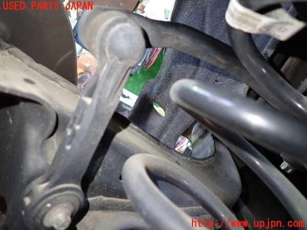 5UPJ-29625445]BMW 218d グランツアラー(2E20 F46)リアスタビライザー 中古_m0004.jpg