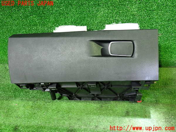 1UPJ-29627516]BMW 218d グランツアラー(2E20 F46)グローブボックス1 中古_m0001.jpg