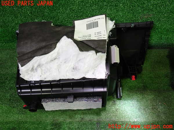 1UPJ-29627516]BMW 218d グランツアラー(2E20 F46)グローブボックス1 中古_m0003.jpg