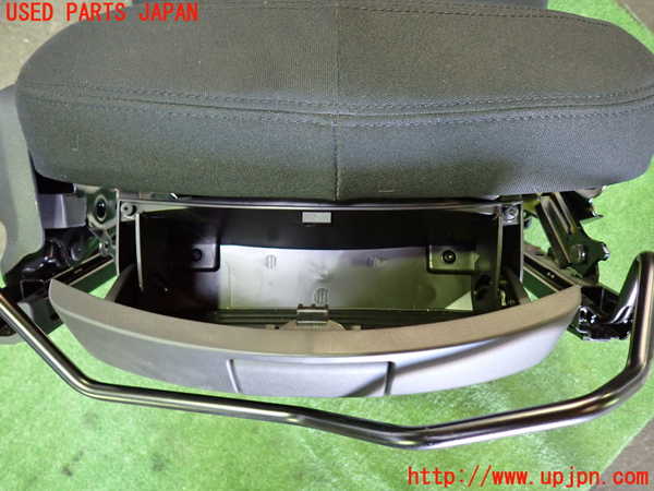 1UPJ-29627035]BMW 218d グランツアラー(2E20 F46)運転席シート 中古_m0005.jpg