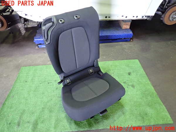 5UPJ-29627145]BMW 218d グランツアラー(2E20 F46)右2列目シート 中古_m0001.jpg
