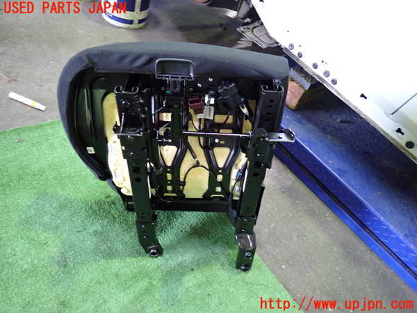 5UPJ-29627145]BMW 218d グランツアラー(2E20 F46)右2列目シート 中古_m0005.jpg