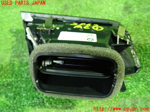 5UPJ-29627526]BMW 218d グランツアラー(2E20 F46)エアコン吹き出し口1 (右) 中古_m0002.jpg