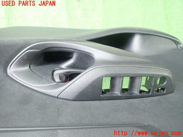 1UPJ-29631234]ヤリス(YARIS) クロス(MXPB10)右前ドア内張り 中古_m0002.jpg