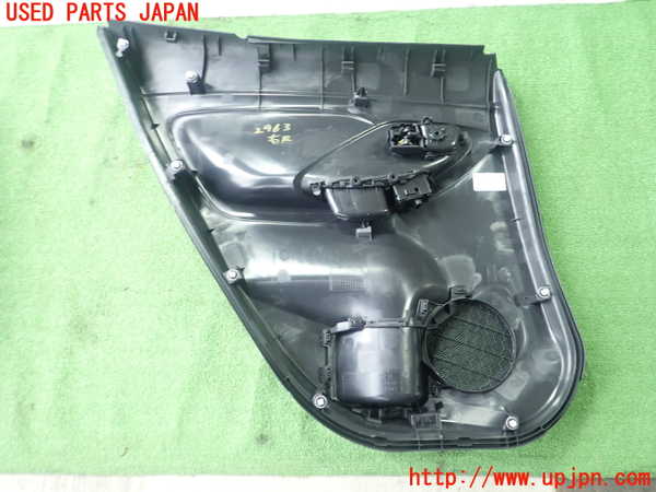 1UPJ-29631294]ヤリス(YARIS) クロス(MXPB10)右後ドア内張り 中古_m0003.jpg