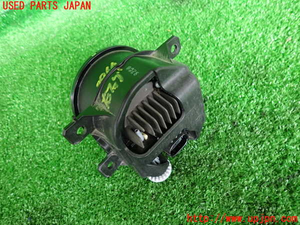 2UPJ-29641180]レヴォーグ(VM4)右フォグ 中古_m0002.jpg