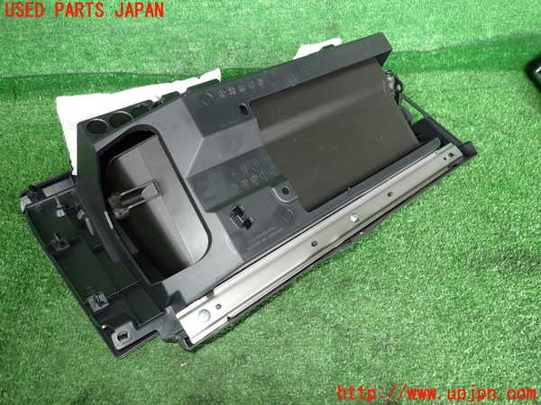 2UPJ-29647516]レヴォーグ(VM4)グローブボックス1 中古_m0004.jpg