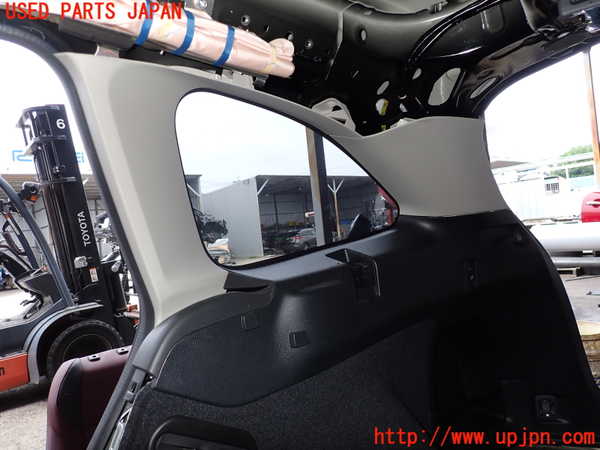 2UPJ-29647675]レヴォーグ(VM4)右リアピラートリム 中古_m0002.jpg