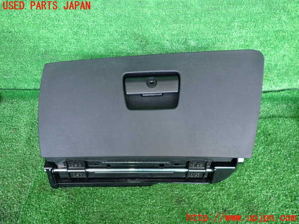 2UPJ-29657516]BMW 335i クーペ(KG35)(E92)グローブボックス1 Mスポーツ 中古_m0001.jpg