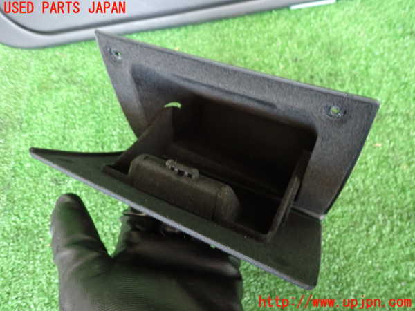 2UPJ-29657841]BMW 335i クーペ(KG35)(E92)小物入れ1 Mスポーツ 中古_m0003.jpg