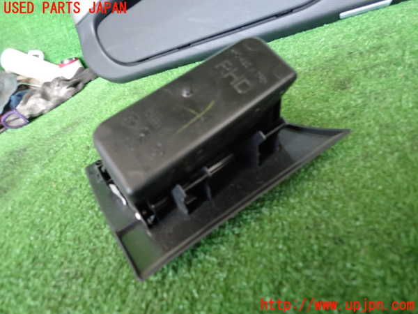 2UPJ-29657841]BMW 335i クーペ(KG35)(E92)小物入れ1 Mスポーツ 中古_m0004.jpg