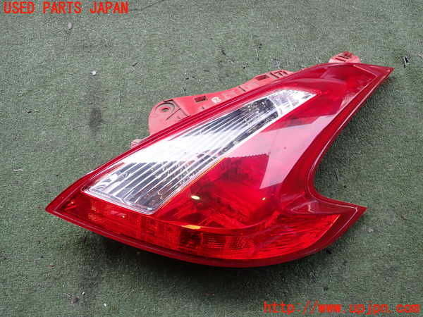 2UPJ-29671530]フェアレディZロードスター(HZ34)右テールランプ 中古_m0001.jpg