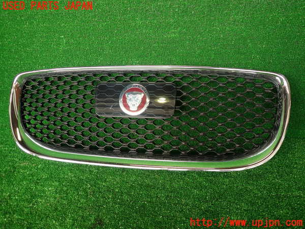 2UPJ-29681050]ジャガー・XE(JA2GA)ラジエターグリル 中古_m0001.jpg