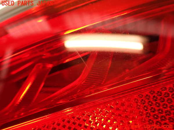 2UPJ-29681530]ジャガー・XE(JA2GA)右テールランプ 中古_m0002.jpg