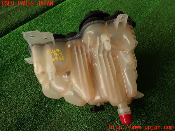2UPJ-29682410]ジャガー・XE(JA2GA)ラジエータータンク 中古_m0002.jpg