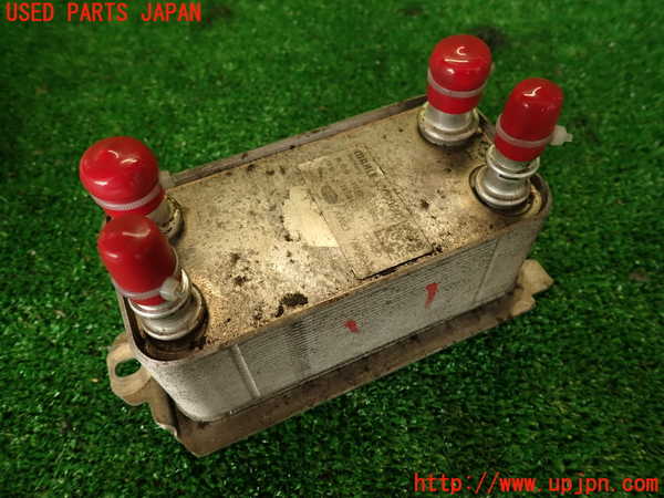 2UPJ-29682481]ジャガー・XE(JA2GA)オイルクーラー1 中古_m0001.jpg