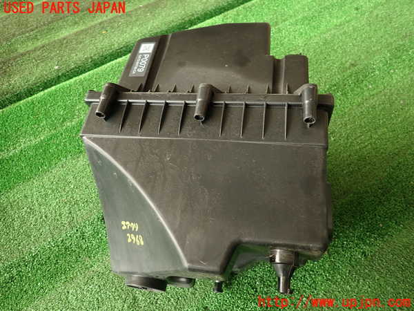 2UPJ-29682560]ジャガー・XE(JA2GA)エアクリーナーボックス 中古_m0002.jpg