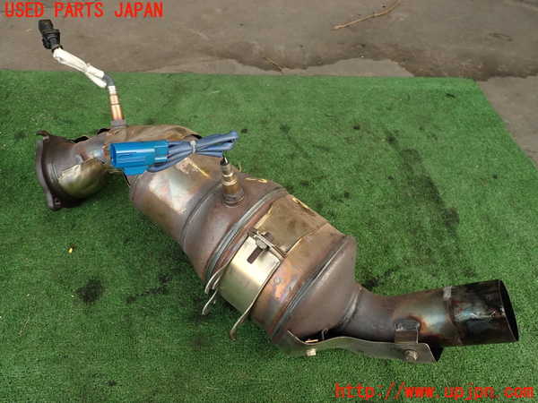 2UPJ-29682661]ジャガー・XE(JA2GA)触媒1 中古_m0002.jpg