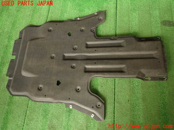 2UPJ-29682170]ジャガー・XE(JA2GA)エンジンアンダーカバー 中古_m0001.jpg