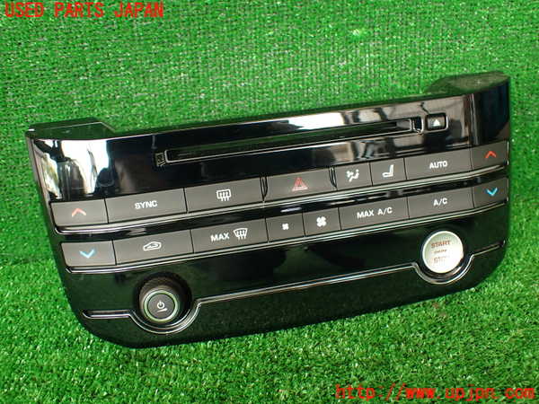 2UPJ-29686066]ジャガー・XE(JA2GA)エアコンスイッチ1 中古_m0001.jpg