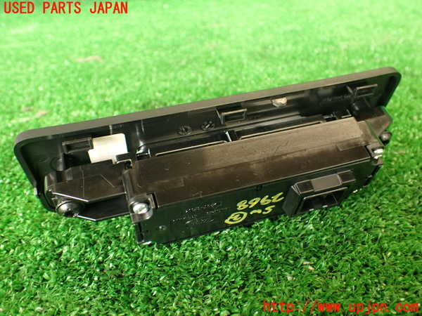 2UPJ-29686307]ジャガー・XE(JA2GA)スイッチ2 (リアシートヒーター) 中古_m0003.jpg