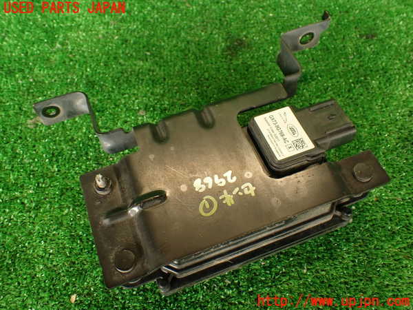 2UPJ-29686381]ジャガー・XE(JA2GA)センサー1 中古_m0002.jpg