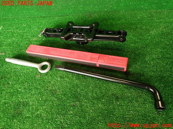 2UPJ-29687805]ジャガー・XE(JA2GA)車載工具 中古_m0002.jpg
