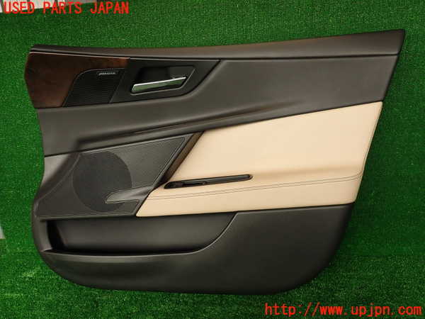 2UPJ-29681234]ジャガー・XE(JA2GA)右前ドア内張り 中古_m0001.jpg