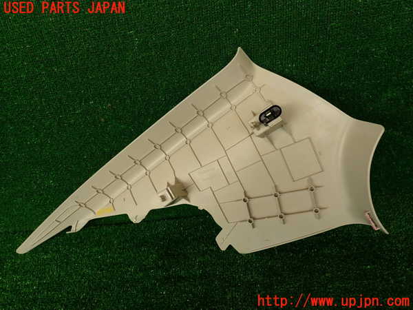 2UPJ-29687675]ジャガー・XE(JA2GA)右リアピラートリム 中古_m0002.jpg