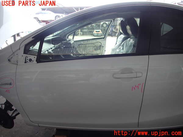 2UPJ-29691260]アクア(AQUA)(NHP10)左前ドア (43R-00033 M2H3U) 中古_m0001.jpg