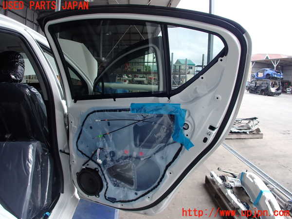 2UPJ-29691290]アクア(AQUA)(NHP10)右後ドア ジャンク品 (43R-005844 M31Q8) 中古_m0005.jpg