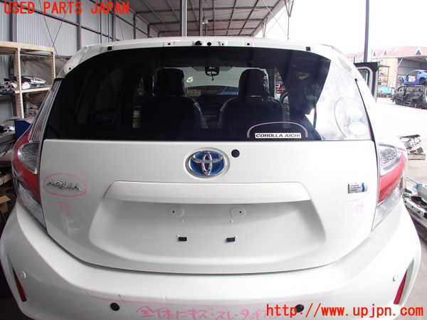 2UPJ-29691566]アクア(AQUA)(NHP10)バックドア リアゲート ハッチ (43R-007952 M2L2) 中古_m0001.jpg