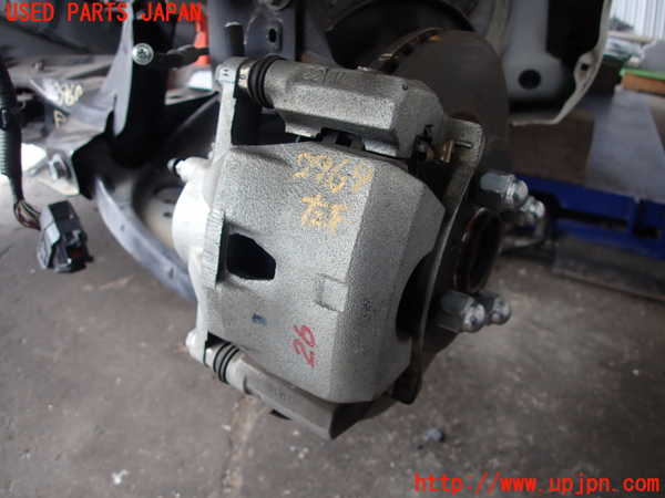 2UPJ-29694085]アクア(AQUA)(NHP10)左フロントキャリパー 中古_m0001.jpg