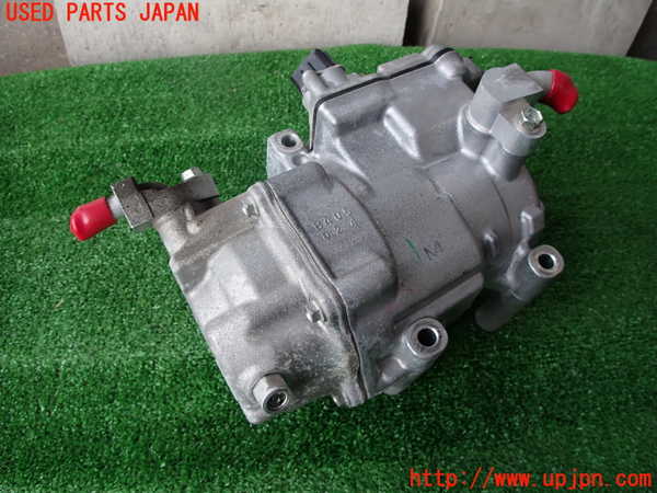 2UPJ-29696025]アクア(AQUA)(NHP10)エアコンコンプレッサー 中古_m0002.jpg